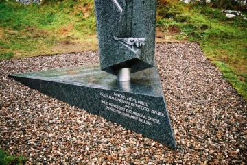 Společná modlitba během slavnostního odhalení.