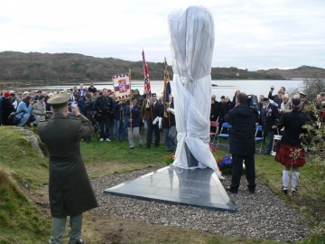 Atmosféra před odhalením památníku.